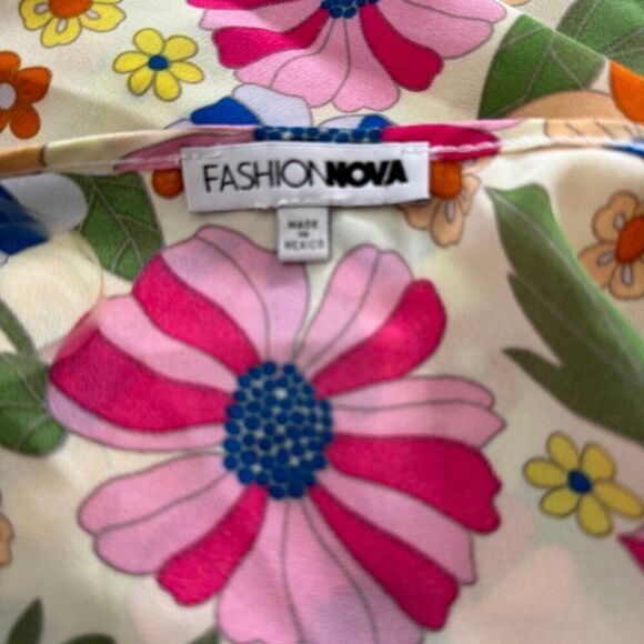 Fashion Nova wrap peplum style top - Picture 14 of 16